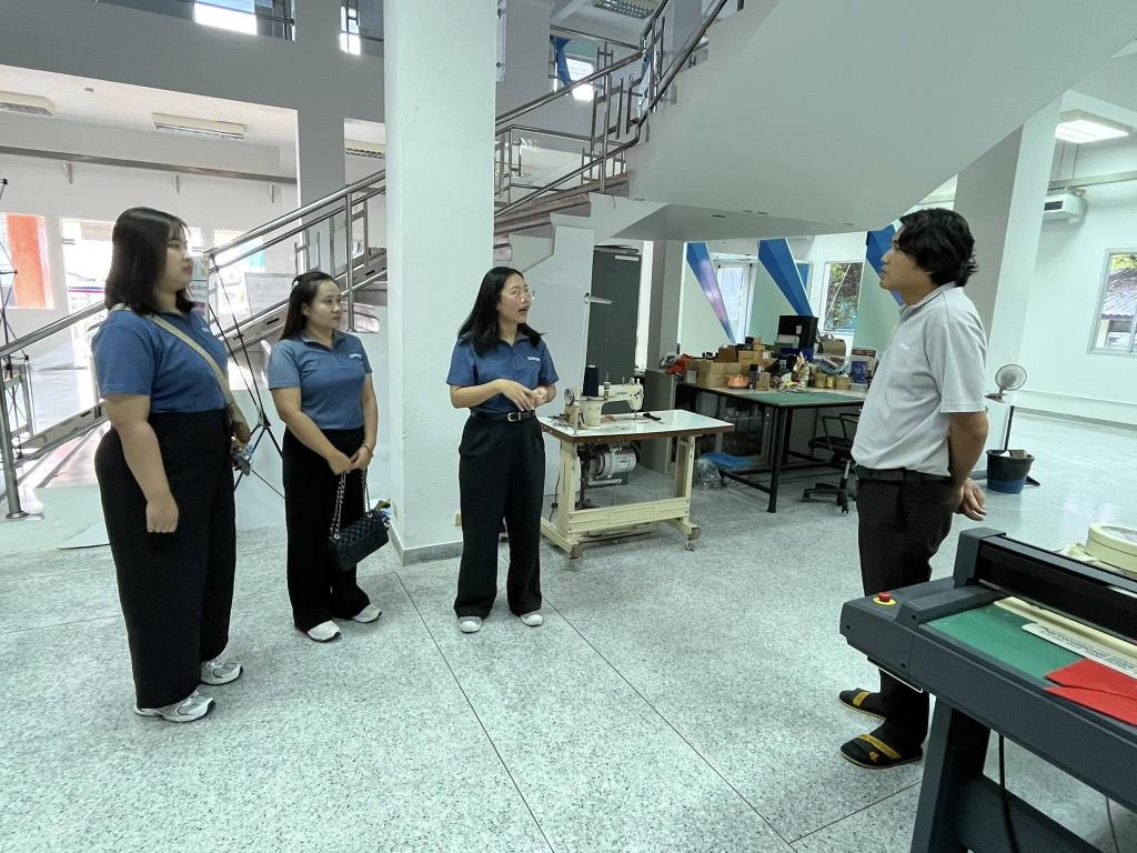 ศูนย์บริการธุรกิจอุตสาหกรรมดีพร้อม กรมส่งเสริมอุตสาหกรรม ติดตามผลการดำเนินงานของ ศูนย์บริการธุรกิจอุตสาหกรรมดีพร้อม (DIPROM BSC) และศูนย์ข้อมูลข่าวสารของราชการ ณ ศูนย์ส่งเสริมอุตสาหกรรมภาคที่ 10 จังหวัดสุราษฎร์ธานี