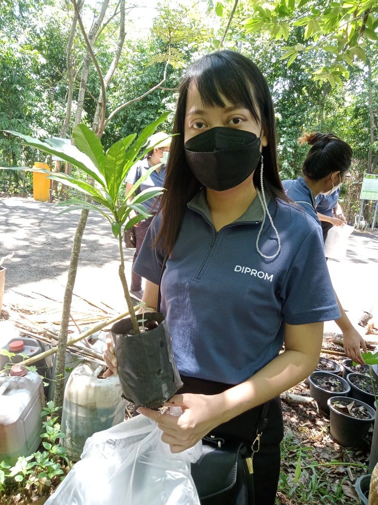 ร่วมปลูกต้นไม้ เนื่องในโอกาสวันคุ้มครองโลกและวันต้นไม้ประจำปีแห่งชาติ