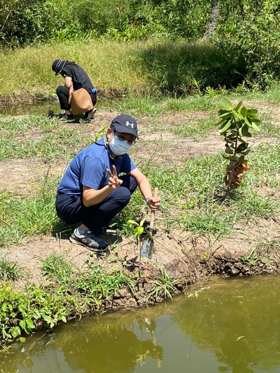 ร่วมปลูกต้นไม้ เนื่องในโอกาสวันคุ้มครองโลกและวันต้นไม้ประจำปีแห่งชาติ