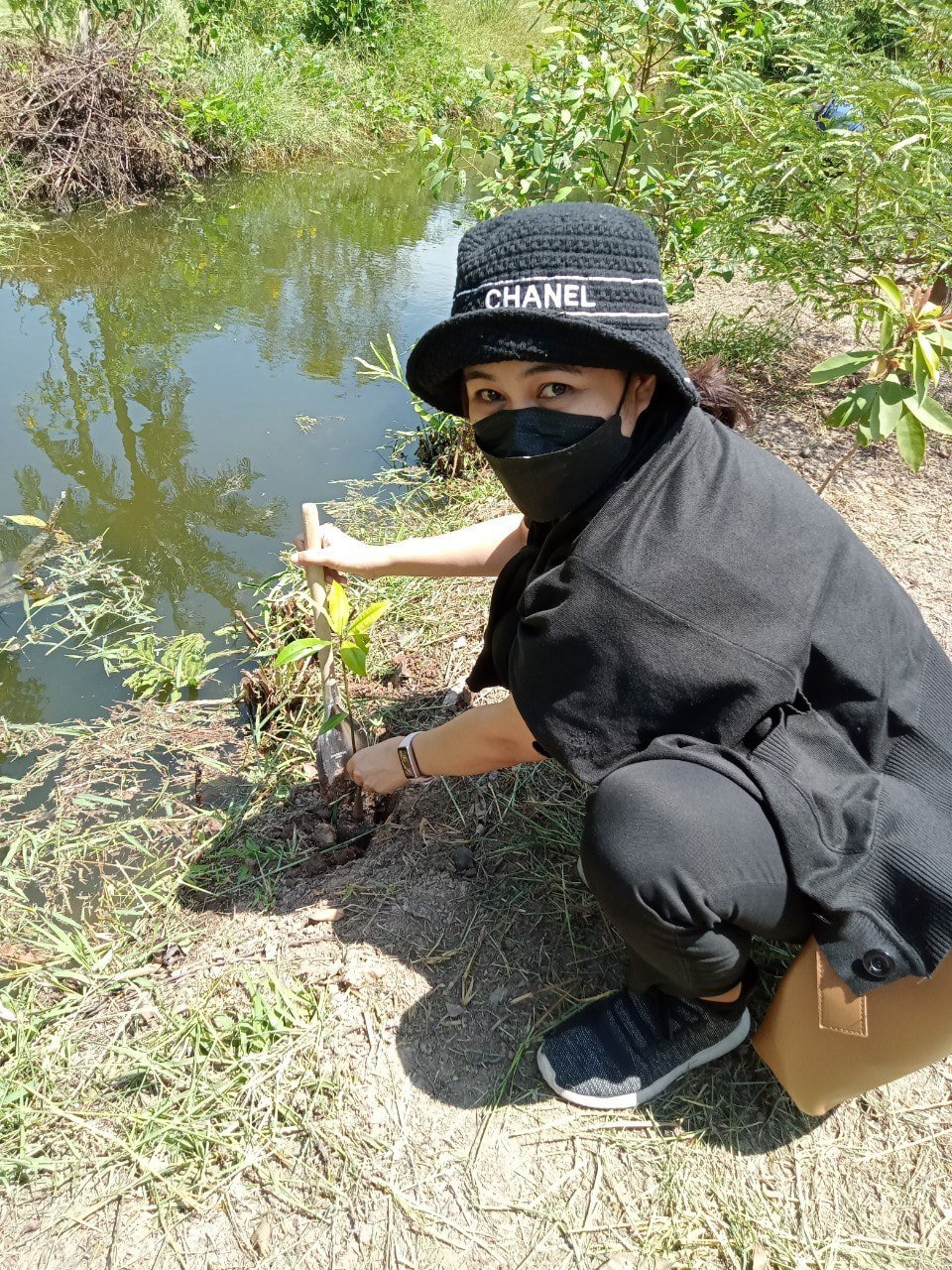 ร่วมปลูกต้นไม้ เนื่องในโอกาสวันคุ้มครองโลกและวันต้นไม้ประจำปีแห่งชาติ
