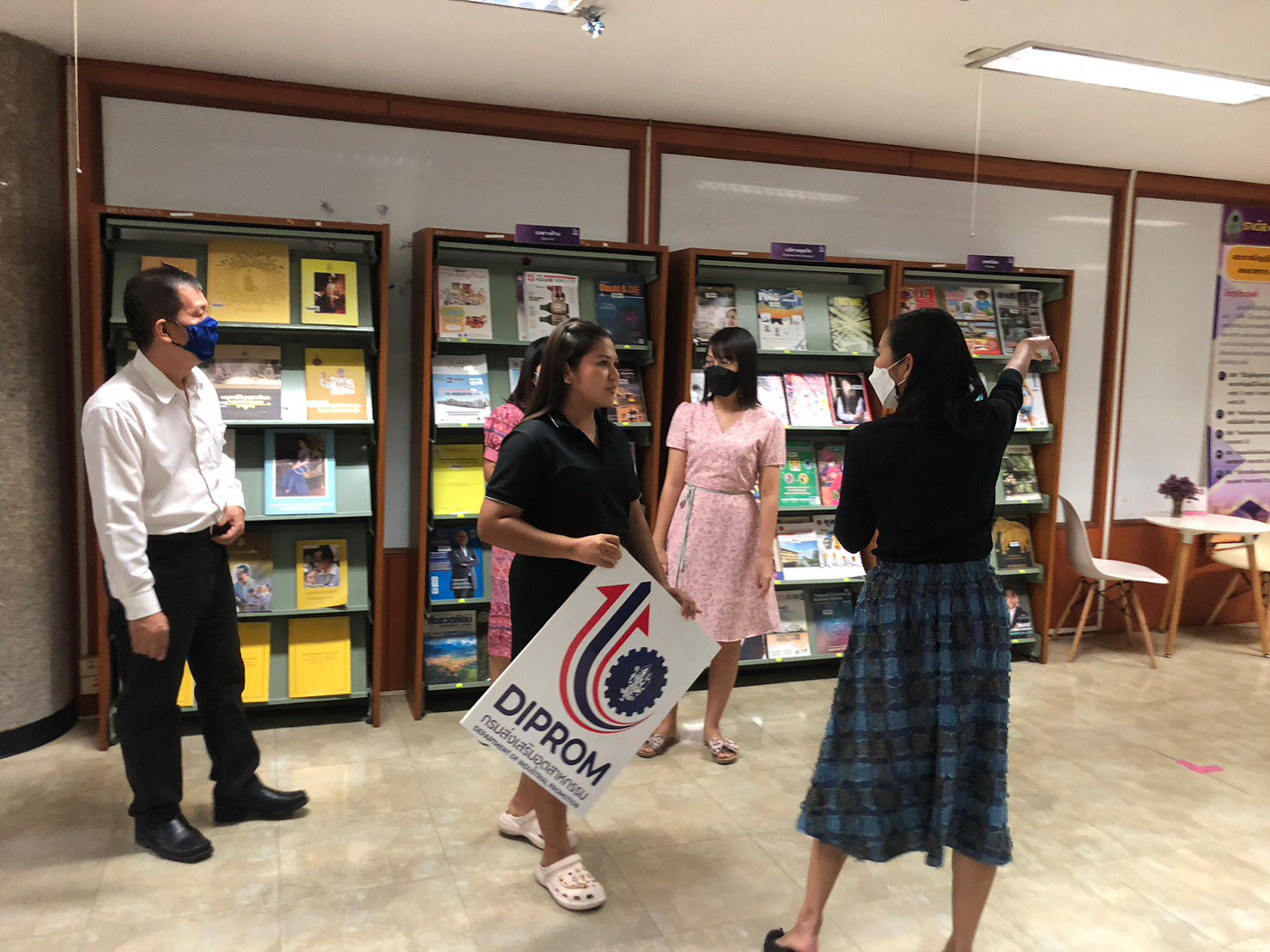 ผอ.ศส.กสอ. ตรวจเยี่ยมบรรยากาศสภาพแวดล้อม และสภาวะความสุขในการทำงานของชาว ศส.กสอ.