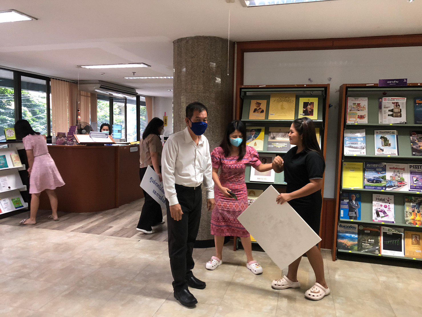 ผอ.ศส.กสอ. ตรวจเยี่ยมบรรยากาศสภาพแวดล้อม และสภาวะความสุขในการทำงานของชาว ศส.กสอ.
