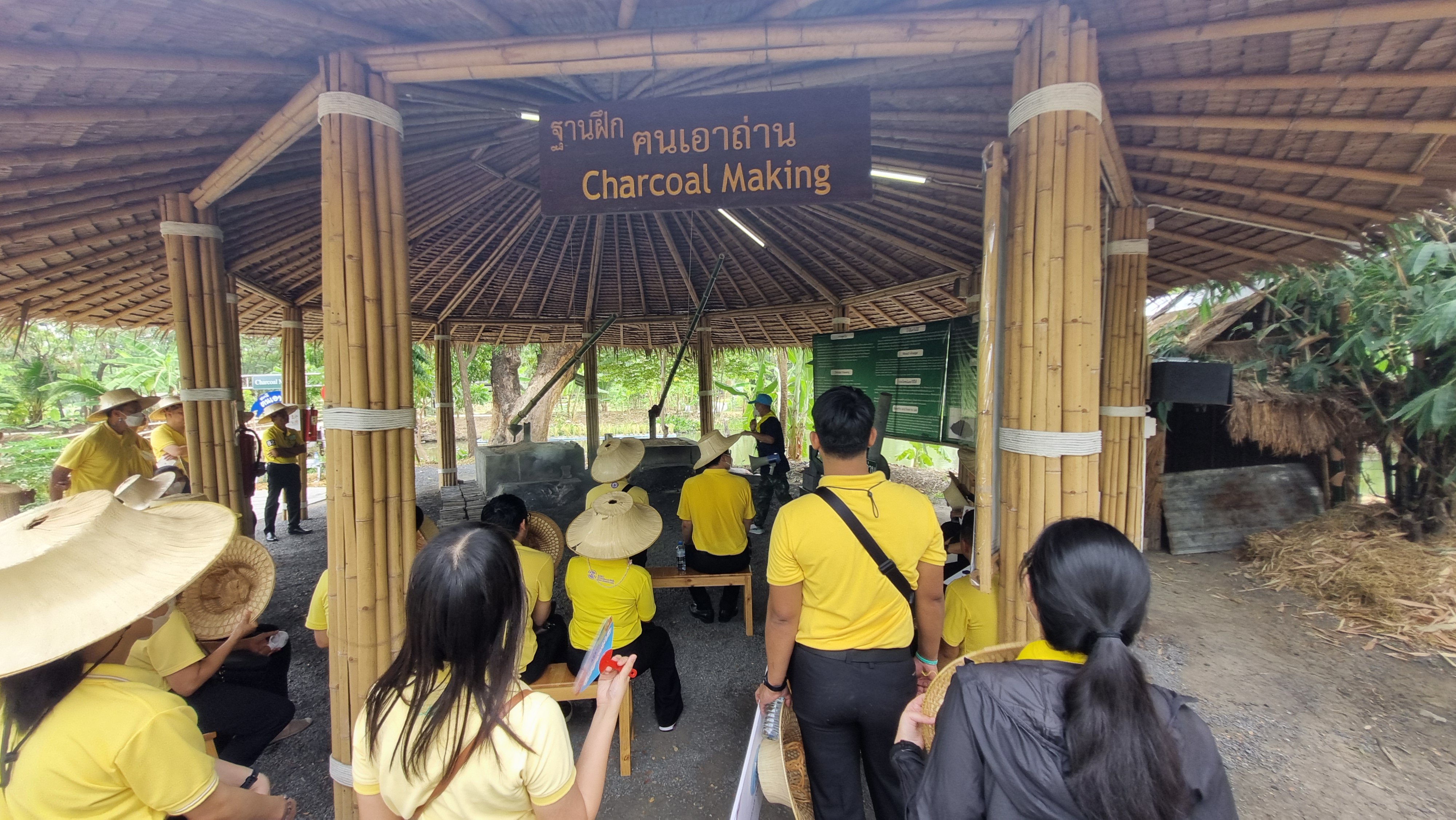 ศส.กสอ. ร่วมกับ กข.กสอ. เข้าร่วมอบรมฝึกปฏิบัติและศึกษาดูงานเศรษฐกิจพอเพียง 